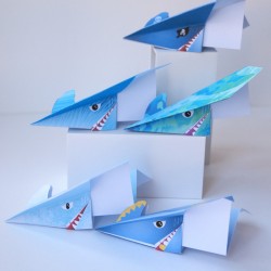 Avion en papier requin