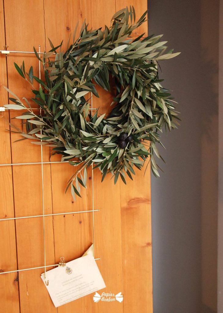 Faire une couronne avec des branches d'olivier