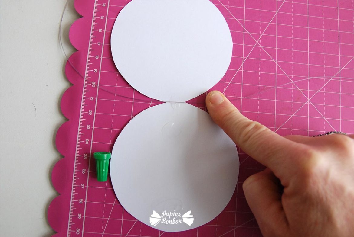 Snowflakes garland printable assembly